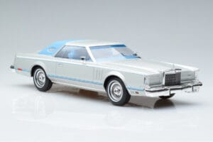 Lincoln Continental Mark V Stříbrný MCG 1:18 MCG18403 Kov – obrázek 4 z 6