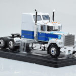 Mack Superliner Magnum Bílý Modrý IXO 1:43 - image 4 of 6