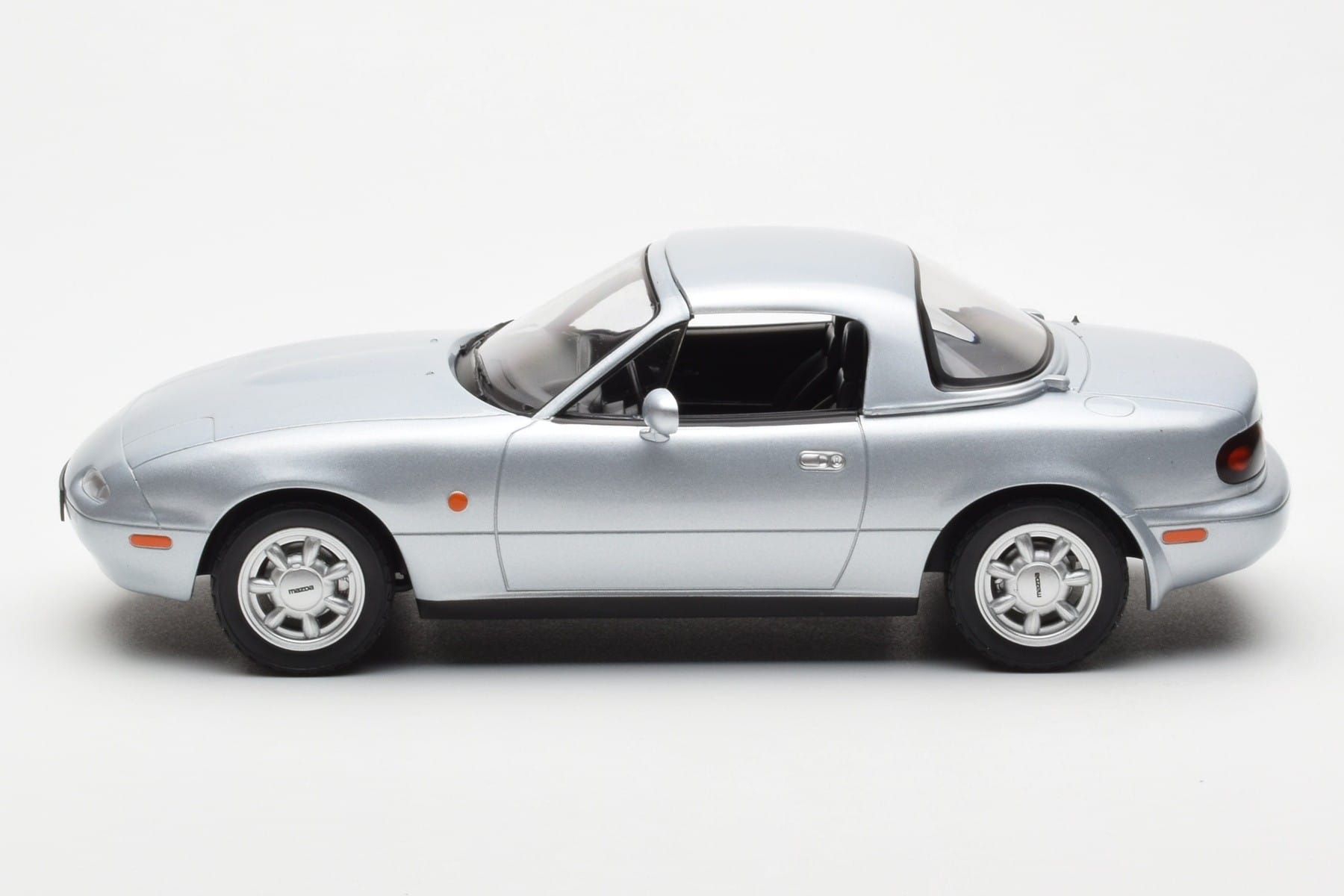 Mazda MX-5 NA Stříbrný Norev 1:18 188023 Kov – obrázek 4 z 7