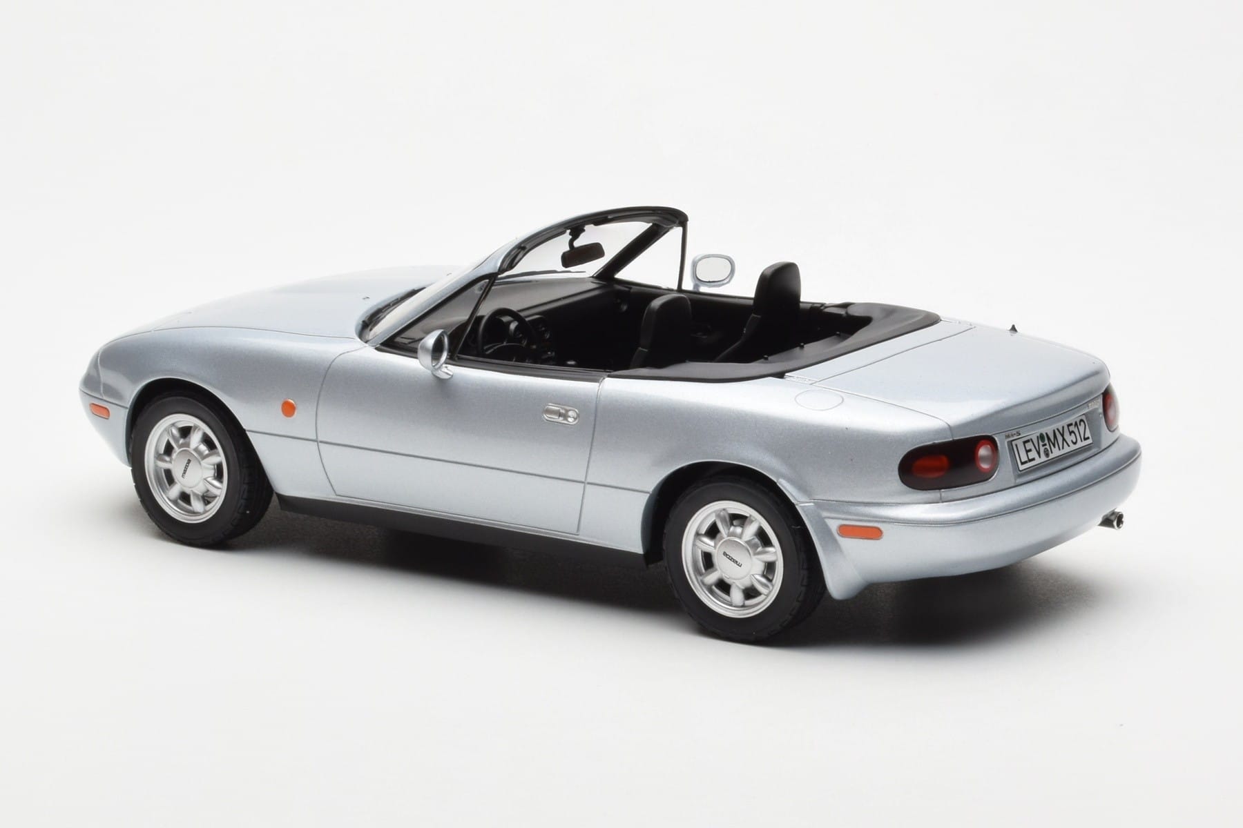 Mazda MX-5 NA Stříbrný Norev 1:18 188023 Kov – obrázek 6 z 7