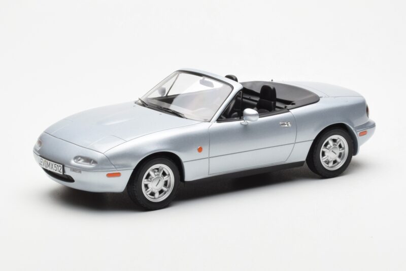 Mazda MX-5 NA Stříbrný Norev 1:18 188023
