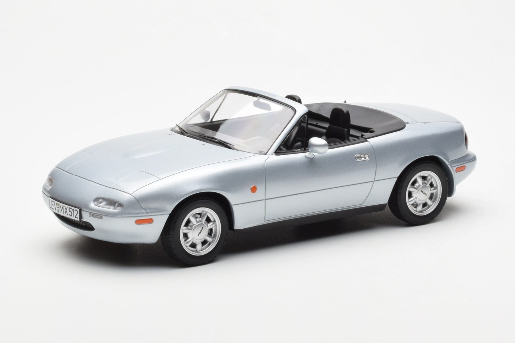 Mazda MX-5 NA Stříbrný Norev 1:18 188023 Kov