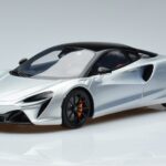 McLaren Artura Stříbrný GT Spirit 1:18 GT873 Pryskyřice
