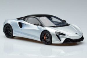 McLaren Artura Stříbrný GT Spirit 1:18 GT873 Pryskyřice – obrázek 4 z 6