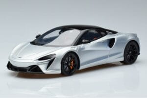 McLaren Artura Stříbrný GT Spirit 1:18 GT873 Pryskyřice
