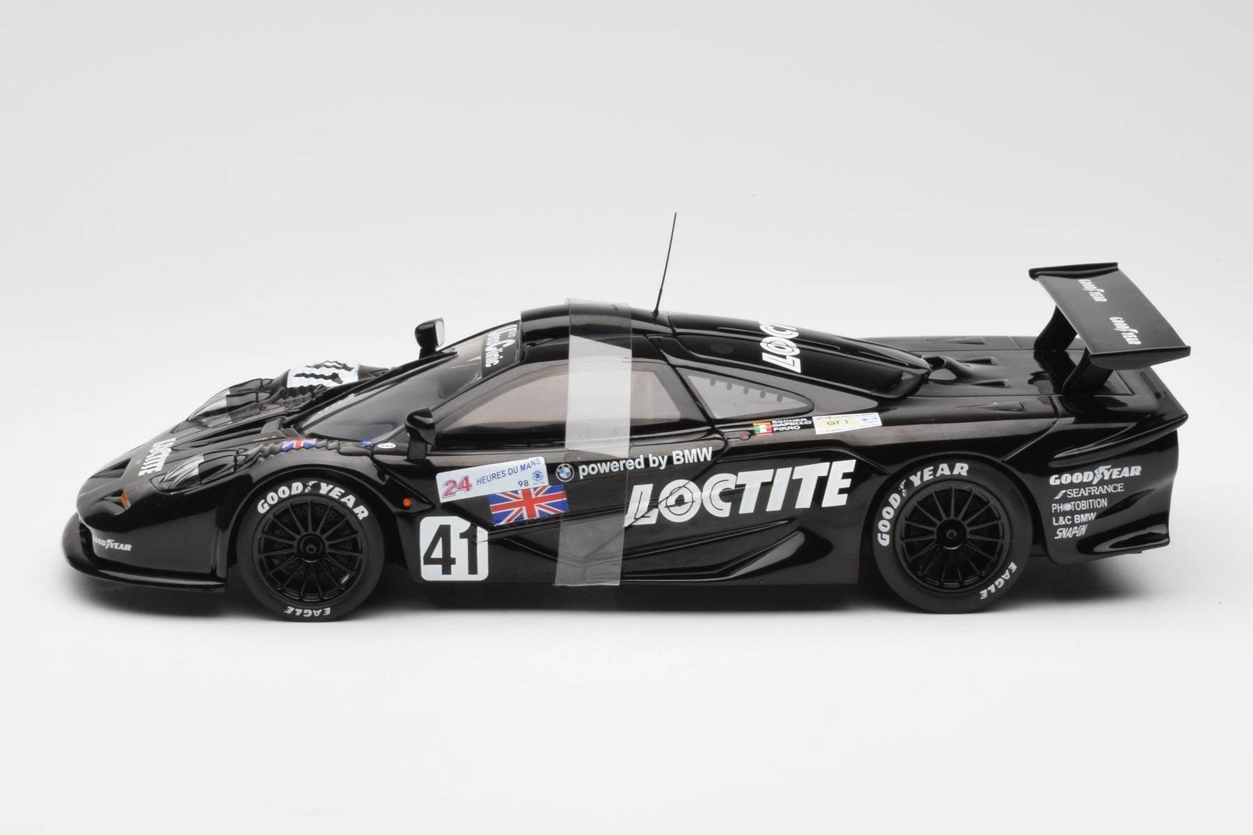 McLaren F1 GTR Loctite #27 T. Bäscher / R. Capello / E. Pirro 24 Hours of Le Mans 1998 UT Models 1:18 39821 Kov – obrázek 3 z 6