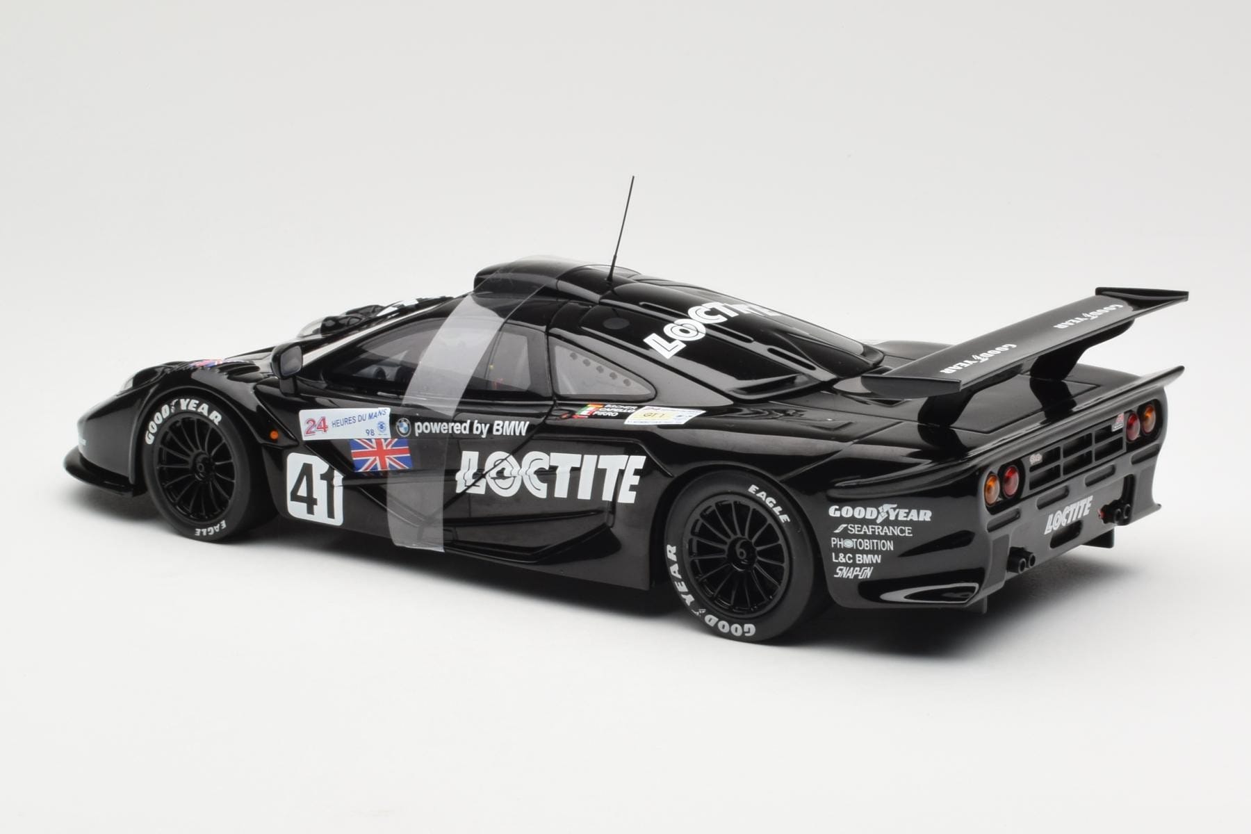 McLaren F1 GTR Loctite #27 T. Bäscher / R. Capello / E. Pirro 24 Hours of Le Mans 1998 UT Models 1:18 39821 Kov – obrázek 5 z 6