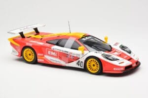 McLaren F1 GTR #40 J. O'Rourke / M. Sugden / P. Auberlein EMI 24 Hours of Le Mans 1996 UT Models 1:18 39820 Kov – obrázek 4 z 6
