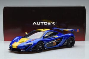 McLaren P1 GTR Modrá Se Žlutými Pruhy AUTOart 1:18 81542 Kompozit – obrázek 7 z 7