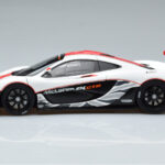 McLaren P1 GTR Lesklá Bílá S Červenými Pruhy AUTOart 1:18 - image 4 of 7