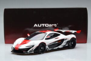 McLaren P1 GTR Lesklá Bílá S Červenými Pruhy AUTOart 1:18 81541 Kompozit – obrázek 7 z 7