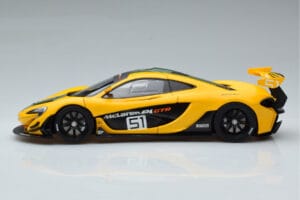McLaren P1 GTR Žlutá Se Zelenými Pruhy AUTOart 1:18 81544 Kompozit – obrázek 4 z 7