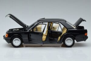 Mercedes 190 E W201 Limitovaná Edice Norev 1:18 183823 Kov – obrázek 4 z 10
