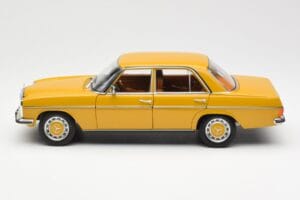Mercedes 200/8 W115 Sahara Žlutý Norev 1:18 183771 Kov – obrázek 4 z 8