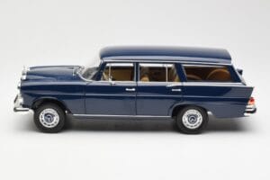 Mercedes 200 Universal W115 Modrý Norev 1:18 183599 Kov – obrázek 4 z 8