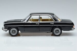 Mercedes 200 W115 Limitovaná Edice Norev 1:18 183775 Kov – obrázek 5 z 8