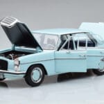 Mercedes 200 W115 Norev 1:18 183777 Kov - image 2 of 7