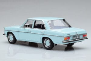 Mercedes 200 W115 Norev 1:18 183777 Kov – obrázek 6 z 7