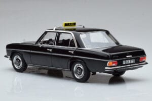 Mercedes 200 W115 Taxi Norev 1:18 183776 Kov – obrázek 6 z 7
