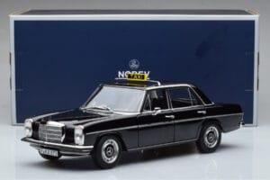 Mercedes 200 W115 Taxi Norev 1:18 183776 Kov – obrázek 7 z 7