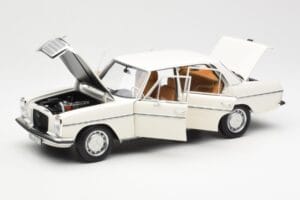 Mercedes 200 W115 Bílý Norev 1:18 183770 Kov – obrázek 2 z 8