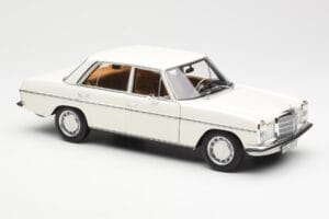 Mercedes 200 W115 Bílý Norev 1:18 183770 Kov – obrázek 6 z 8