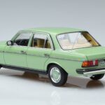 Mercedes 200 W123 Zelený Norev 1:18 183796 Kov - image 6 of 7