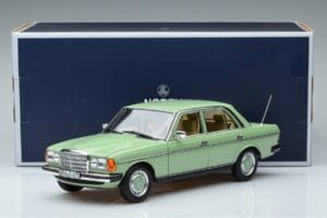 Mercedes 200 W123 Zelený Norev 1:18 183796 Kov – obrázek 7 z 7