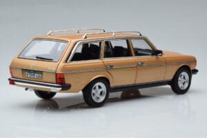 Mercedes 200T S123 AMG Package Béžová Norev 1:18 183739 Kov – obrázek 3 z 9