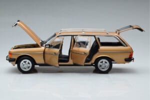 Mercedes 200T S123 AMG Package Béžová Norev 1:18 183739 Kov – obrázek 4 z 9