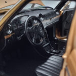 Mercedes 200T S123 AMG Package Béžová Norev 1:18 - image 8 of 9