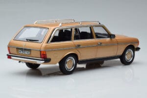 Mercedes 200T S123 Béžová Norev 1:18 183738 Kov – obrázek 3 z 9