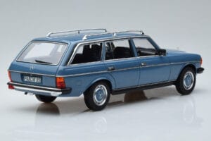 Mercedes 200T S123 Modrá Norev 1:18 183737 Kov – obrázek 3 z 7