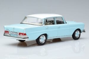 Mercedes 220 S W111 Modrý Norev 1:18 183920 Kov – obrázek 3 z 7