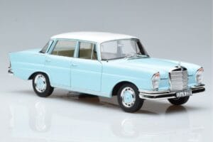 Mercedes 220 S W111 Modrý Norev 1:18 183920 Kov – obrázek 5 z 7