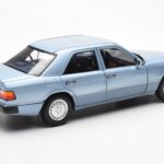Mercedes 230E W124 Světle Modrý Metalíza Norev 1:18 - image 3 of 8