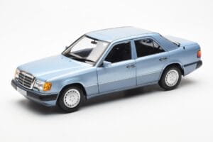 Mercedes 230E W124 Světle Modrý Metalíza Norev 1:18 183945