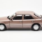 Mercedes 230E W124 Rosewood Metallic Edice Dealera Norev 1:18 B66040697 - image 4 of 8