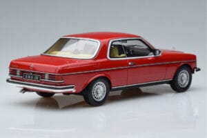 Mercedes 280 CE C123 Červený Otto 1:18 OT145 Pryskyřice – obrázek 2 z 6