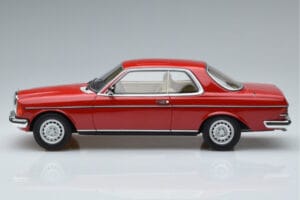 Mercedes 280 CE C123 Červený Otto 1:18 OT145 Pryskyřice – obrázek 3 z 6