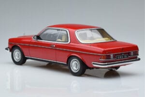 Mercedes 280 CE C123 Červený Otto 1:18 OT145 Pryskyřice – obrázek 5 z 6