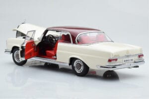 Mercedes 280 SE W108 Bílý AUTOart 1:18 76287 Kov – obrázek 3 z 8