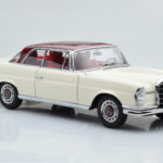 Mercedes 280 SE W108 Bílý AUTOart 1:18 - image 6 of 8