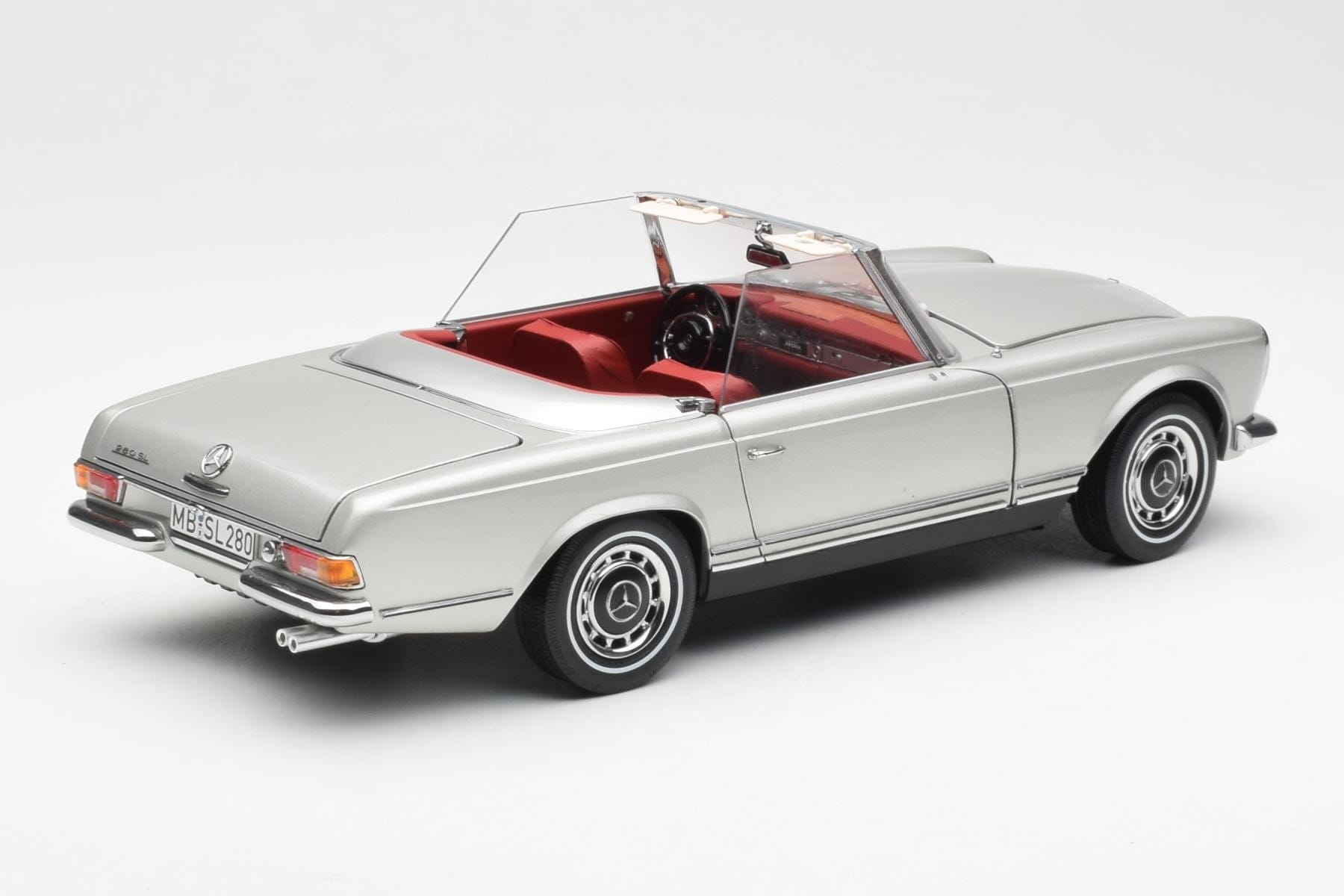 Mercedes 280 SL W113 Pagoda Stříbrný Schuco 1:18 450035000 Kov – obrázek 3 z 8