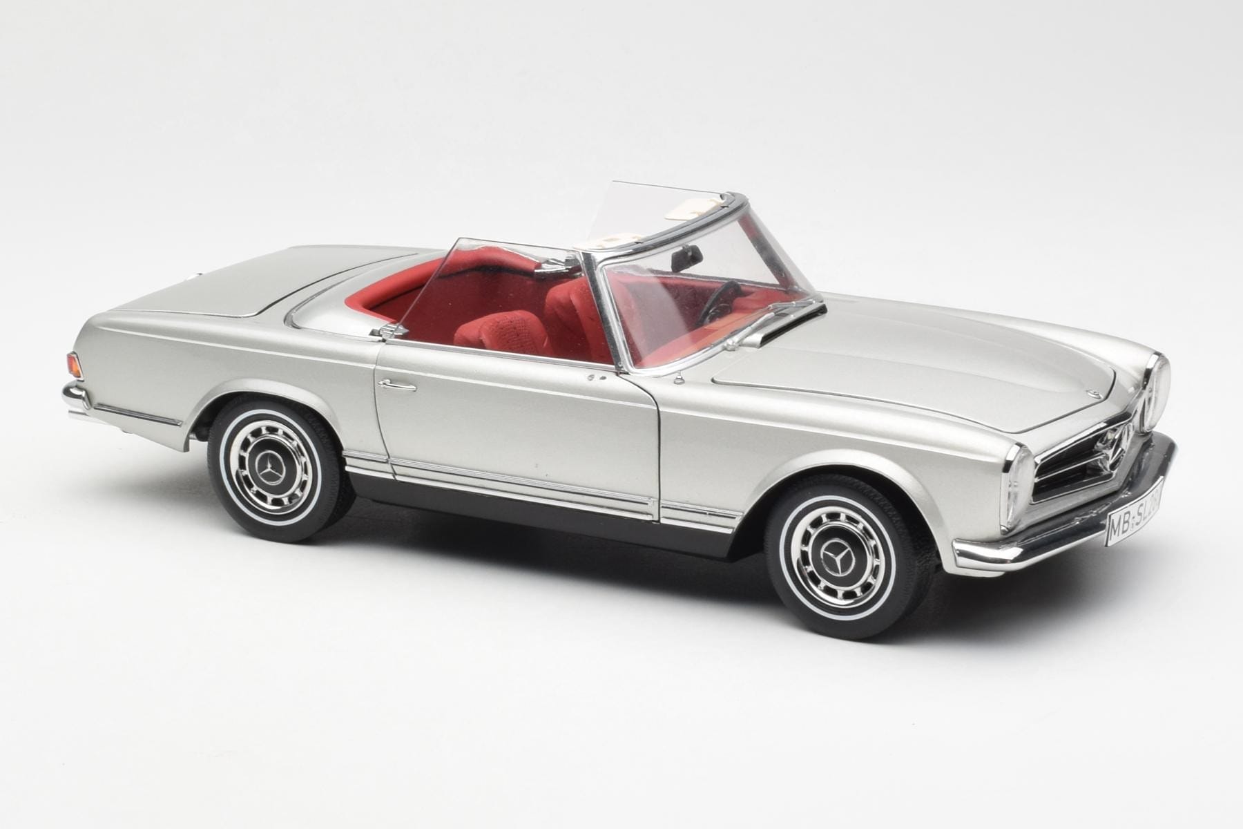 Mercedes 280 SL W113 Pagoda Stříbrný Schuco 1:18 450035000 Kov – obrázek 6 z 8