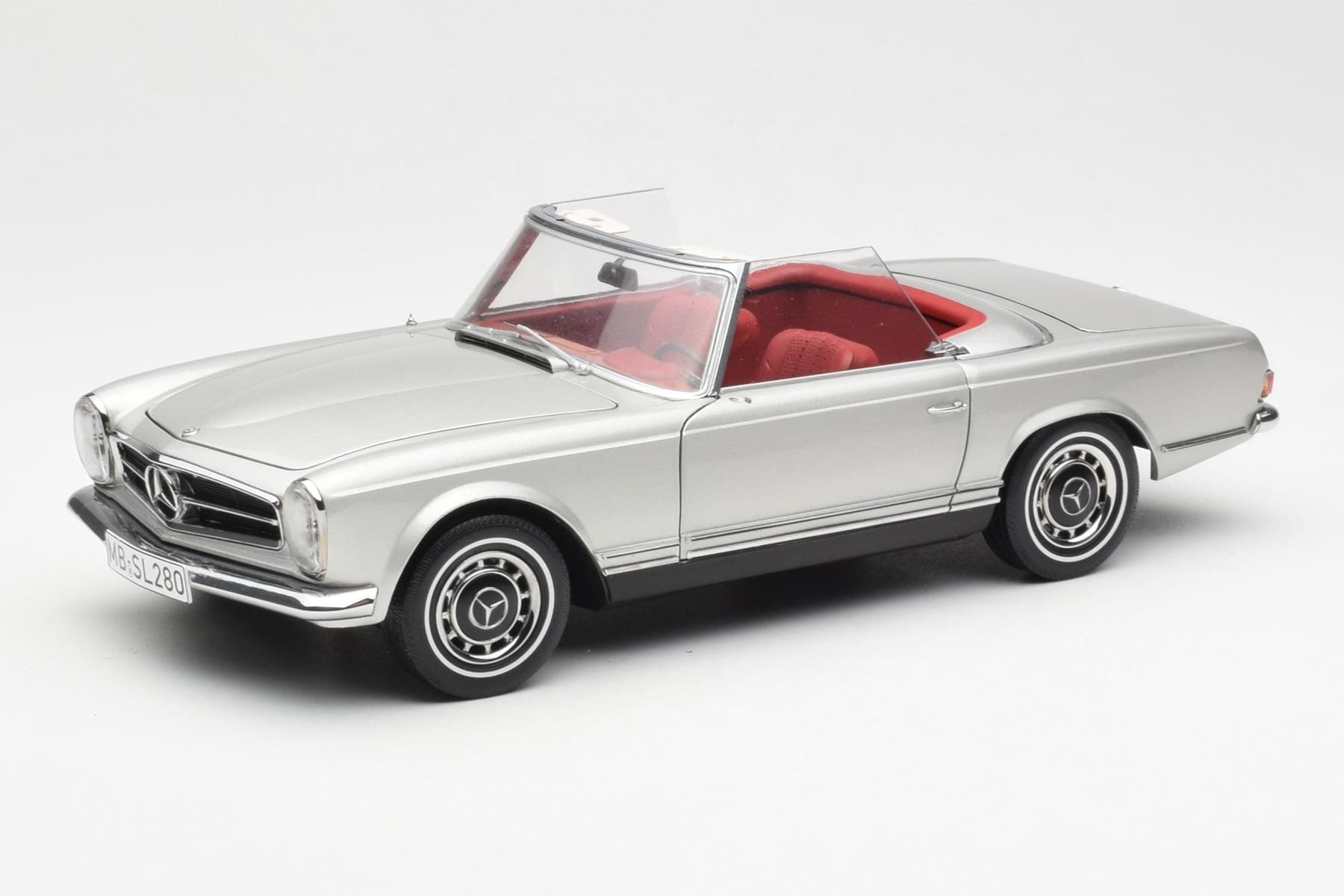 Mercedes 280 SL W113 Pagoda Stříbrný Schuco 1:18 450035000 Kov