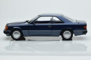 Mercedes 300 CE-24 C124 Coupe Nautical Modrý Limitovaná Edice Norev 1:18 183882 Kov – obrázek 4 z 7
