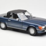 Mercedes 300 SL R107 Námořní Modrá Norev 1:18 183466 - image 6 of 8