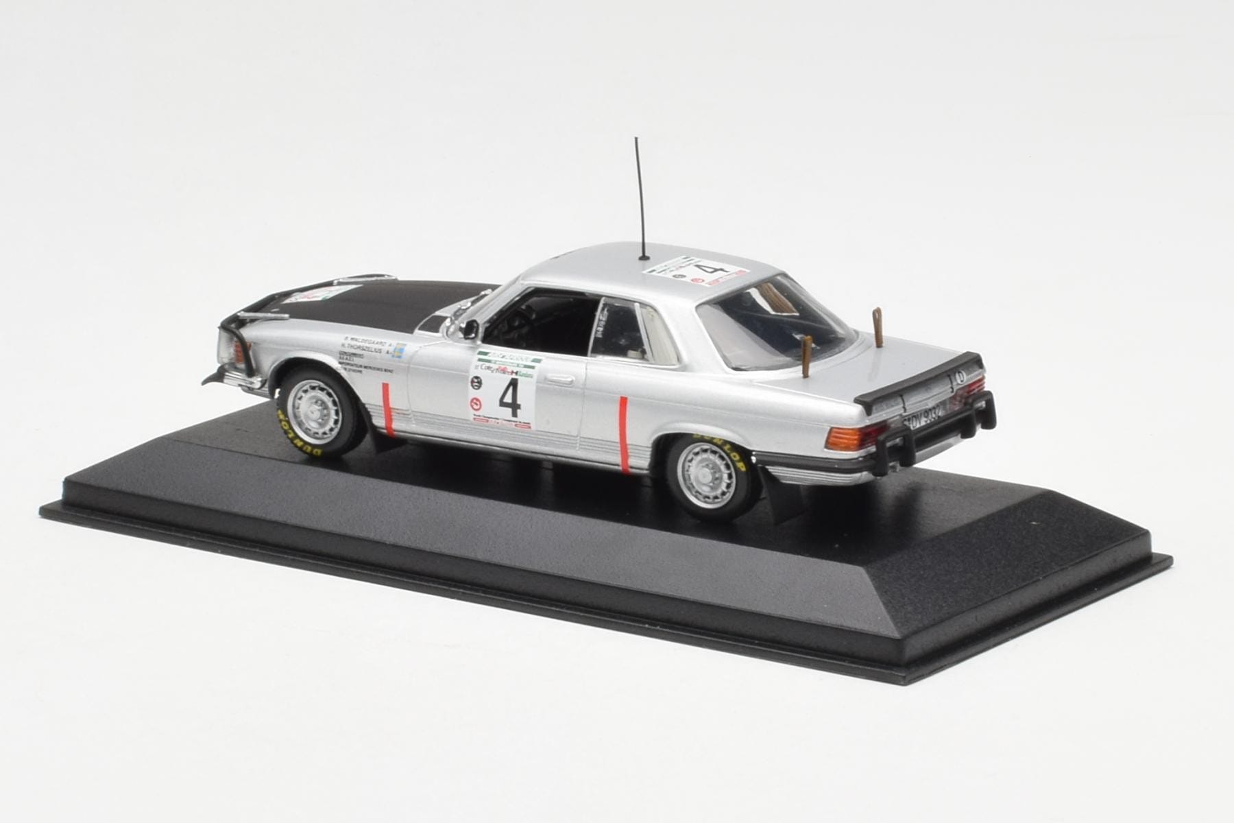 Mercedes 450 SLC 5.0 #4 B. Waldegaard / H. Thorszelius Rally du Bandama 1979 Minichamps 1:43 430793994 Kov – obrázek 3 z 4