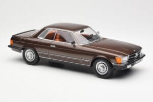 Mercedes 500 SLC C107 Hnědý KK-Scale 1:18 180851 Kov – obrázek 4 z 6